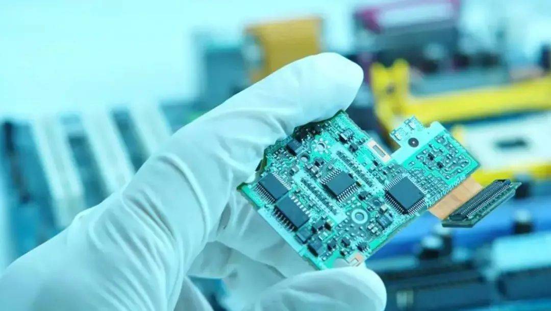 臺積電2nm芯片量產 領先中芯國際的技術差距與未來電子產品發展趨勢